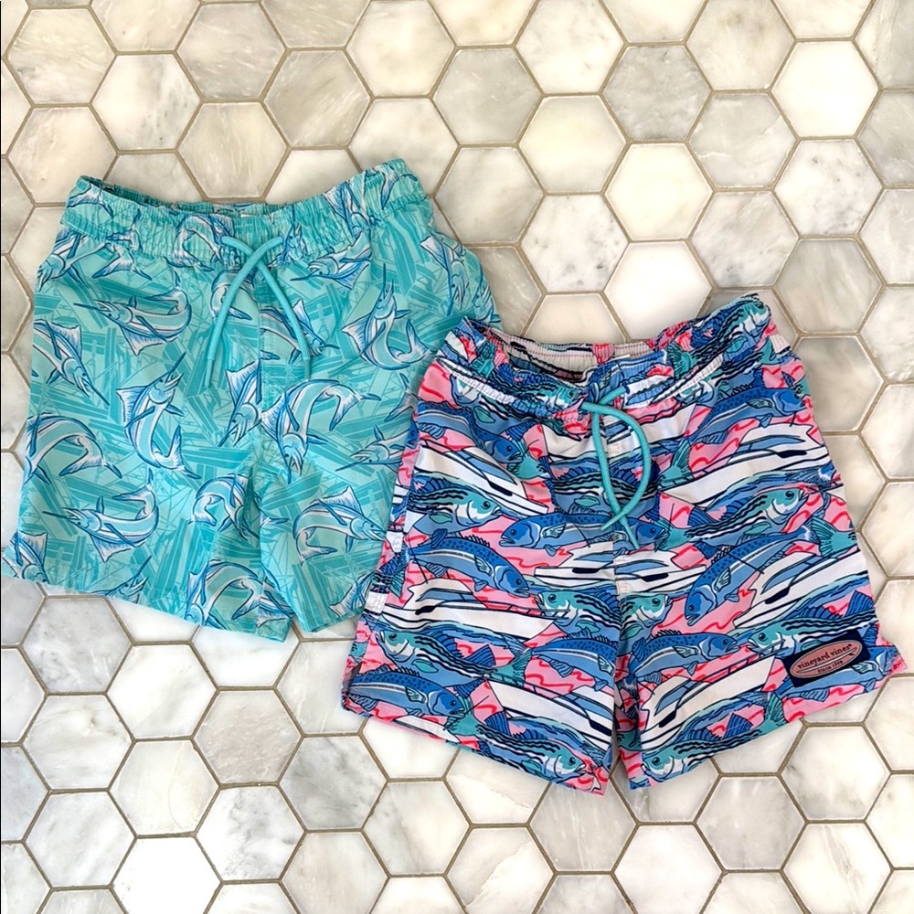 Vineyard Vines Fish Print Swim Shorts (2)